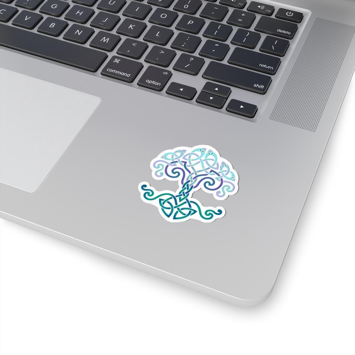 Celtic Tree of Life Vinyl Sticker – Intricate Knotwork Design with Leaf Motifs