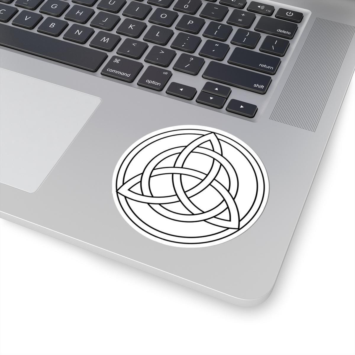 Celtic Vinyl Sticker – Trinity Knot Decal With Glossy Finish & Geometric Design