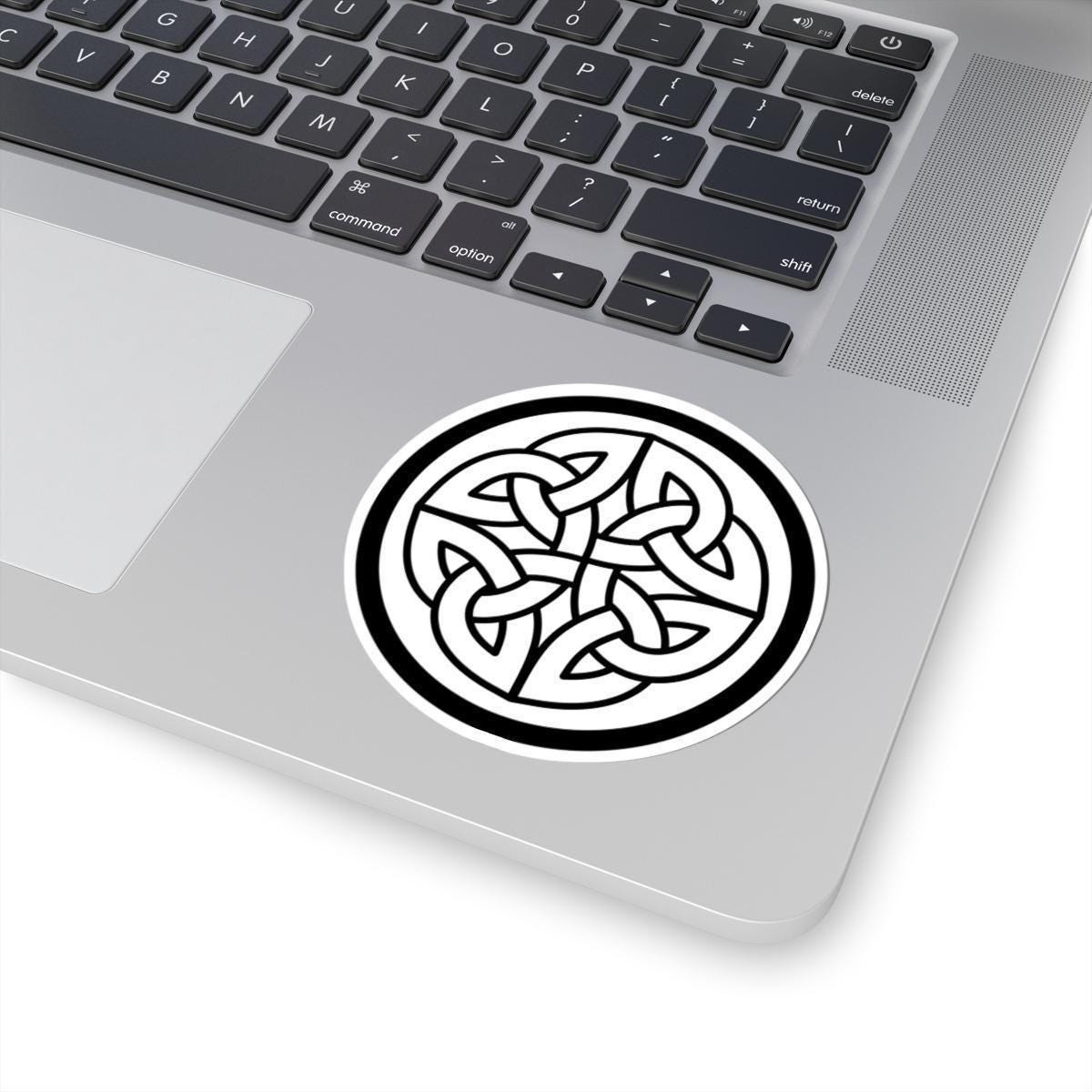 Celtic Cross Sticker – Authentic Celtic Art with Irish Knot Design & Bold Lines