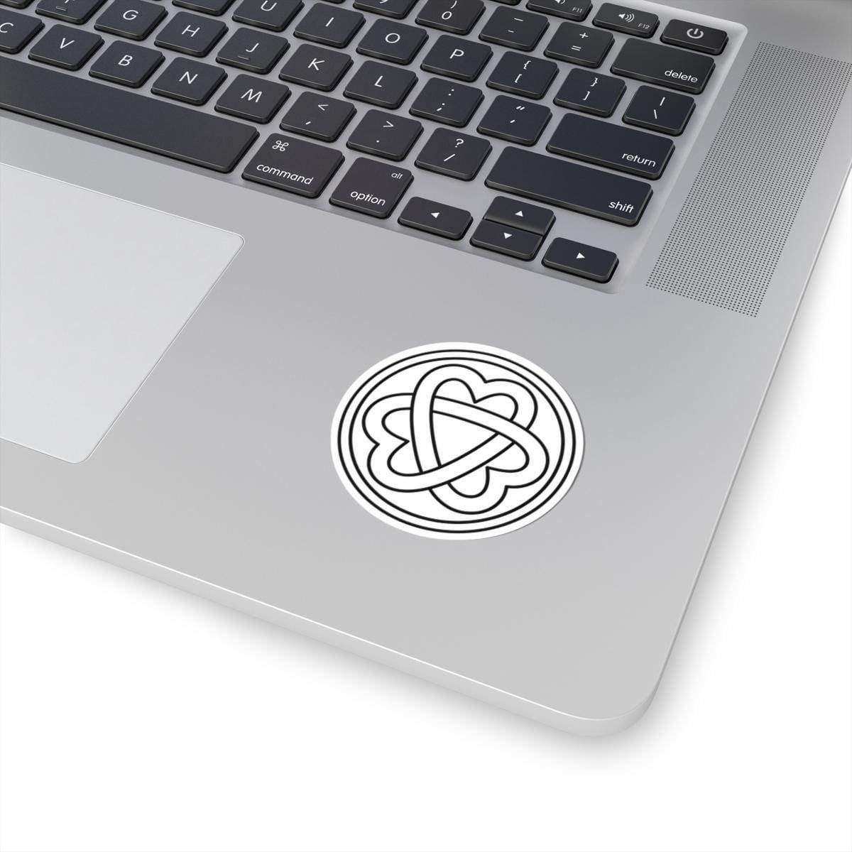 Trinity Heart Knot Sticker - Glossy Vinyl Decal With Authentic Celtic Design
