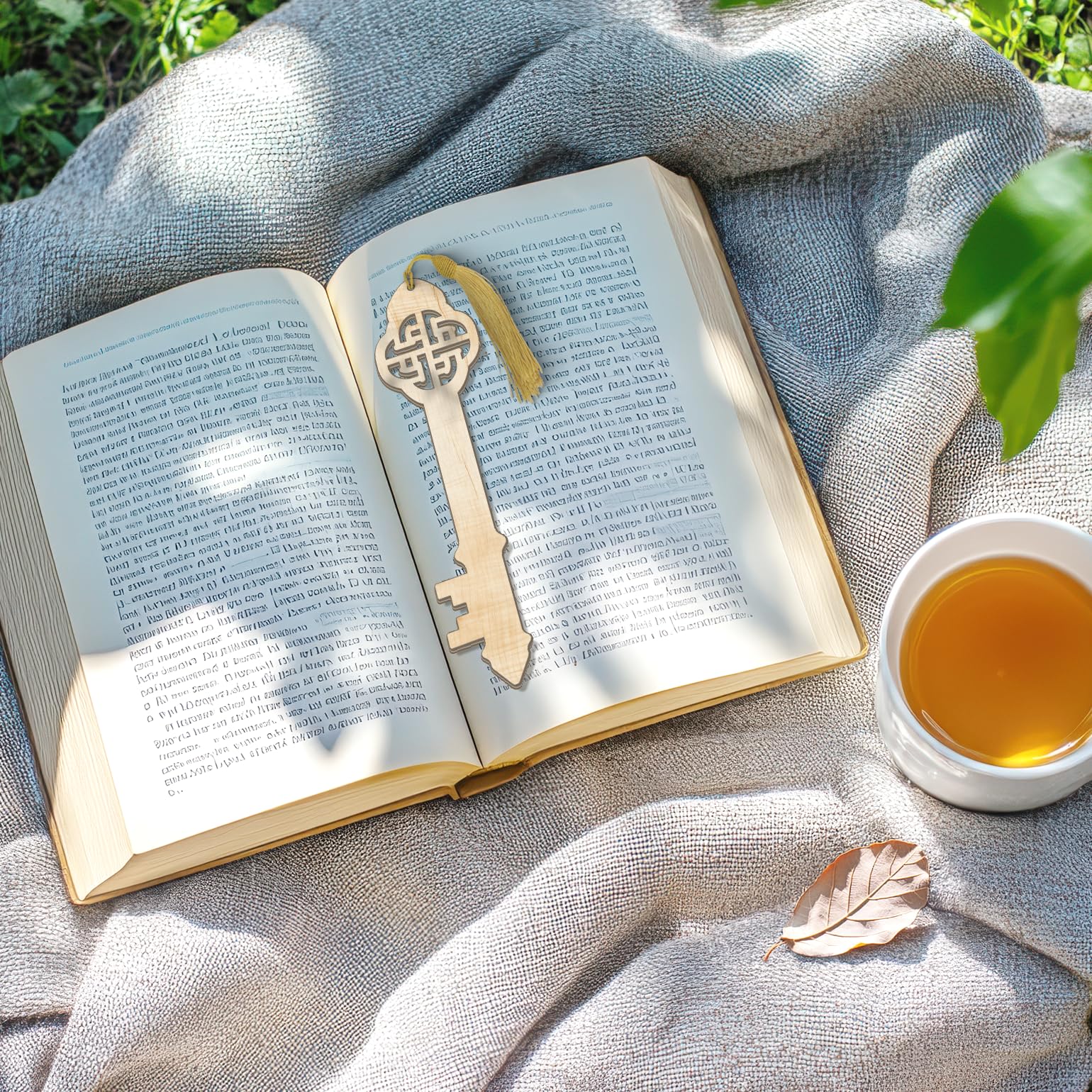 Wooden Bookmark – Celtic Knot Design with Four Leaf Clover & Tassel Accessory