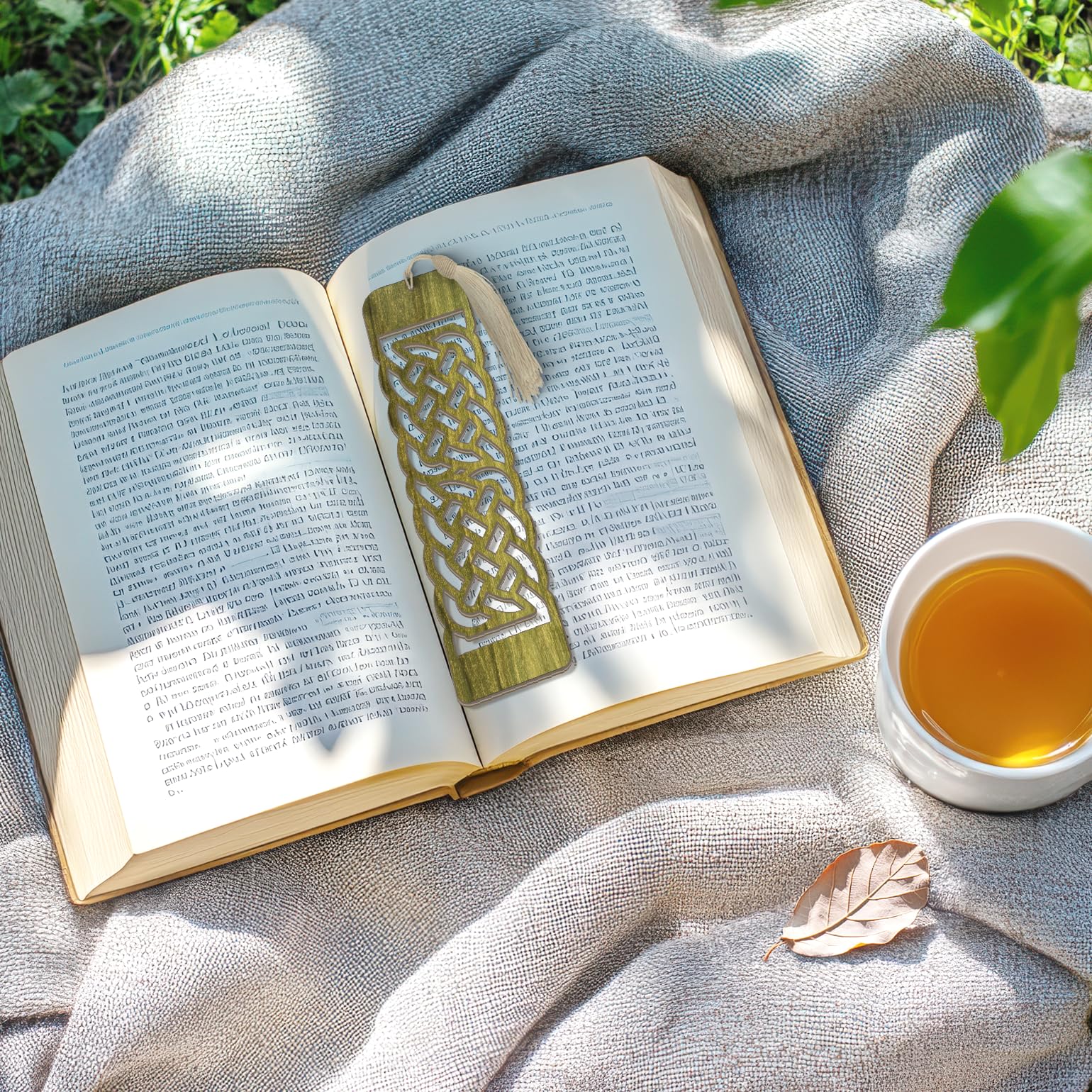 Celtic Wooden Bookmark – Intricate Laser Cut Knot Design with Silky Tassel